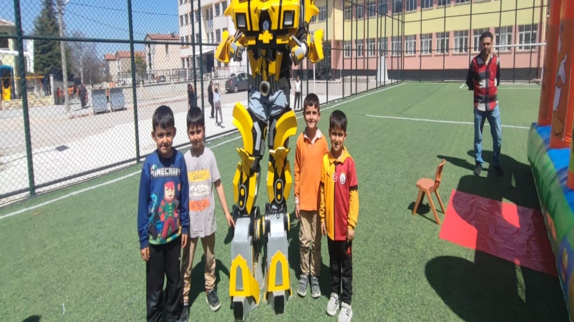 MİNİ MİNİ BİRLERİMİZ ÇOCUK ŞENLİĞİNDE